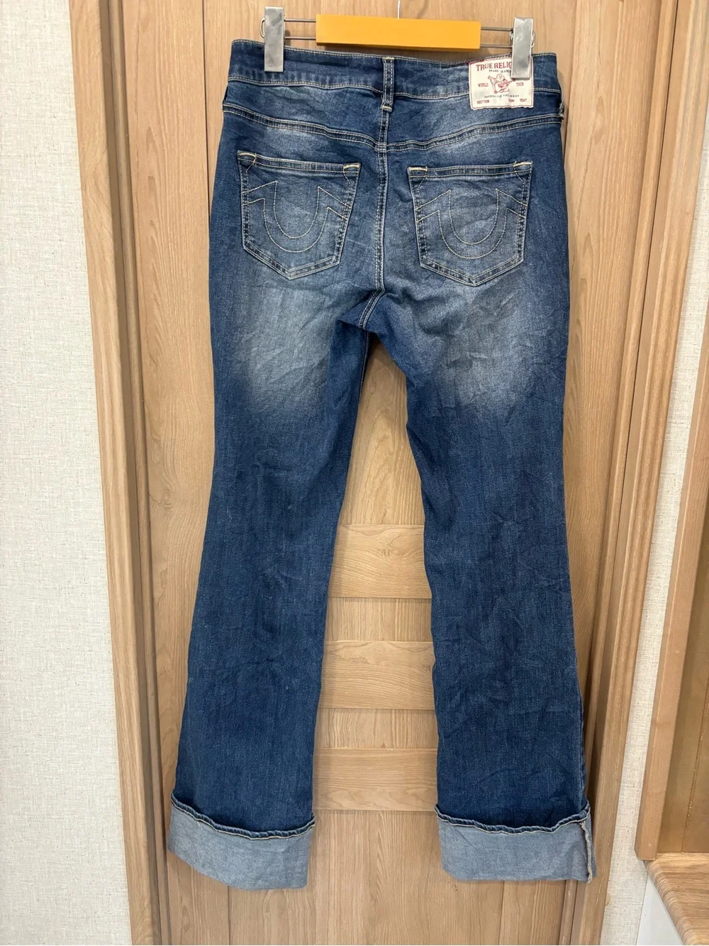 True Religion Becca Mid Rise Boot Cut Jeans Womens 27 Denim Cuffed - Picture 2 of 6
